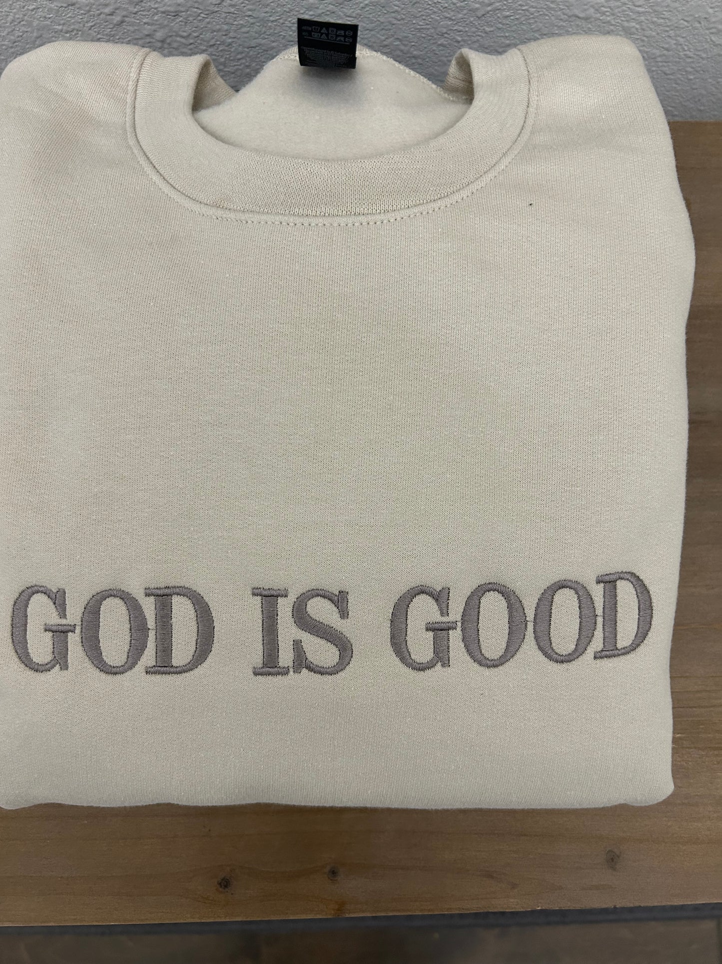 GOD IS GOOD Sweatshirt Sand