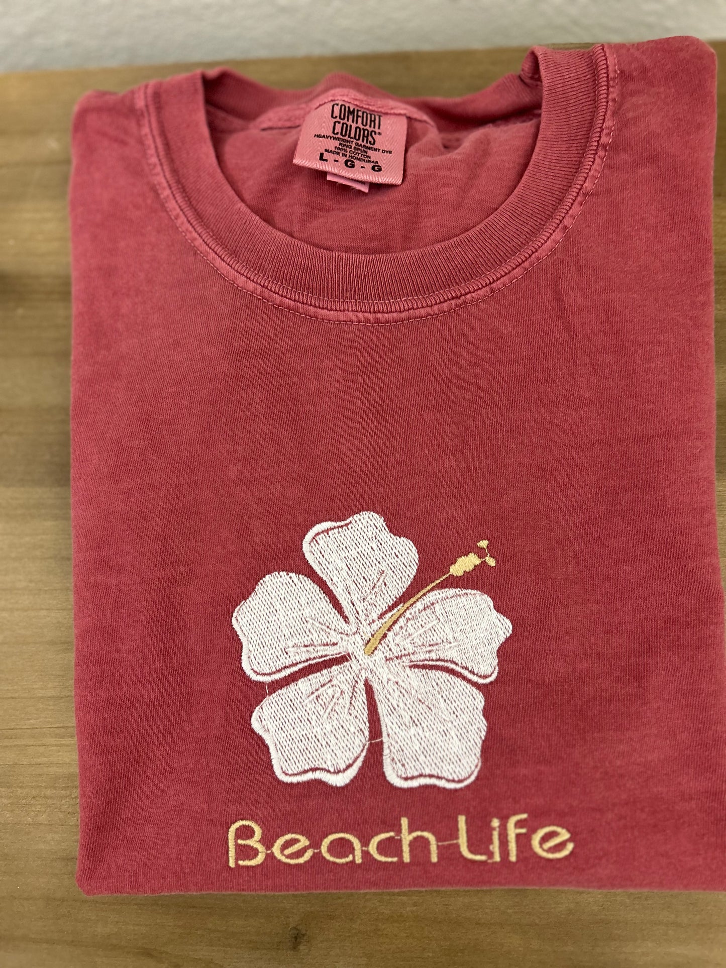TROPICAL FLOWER BEACH LIFE Teeshirts